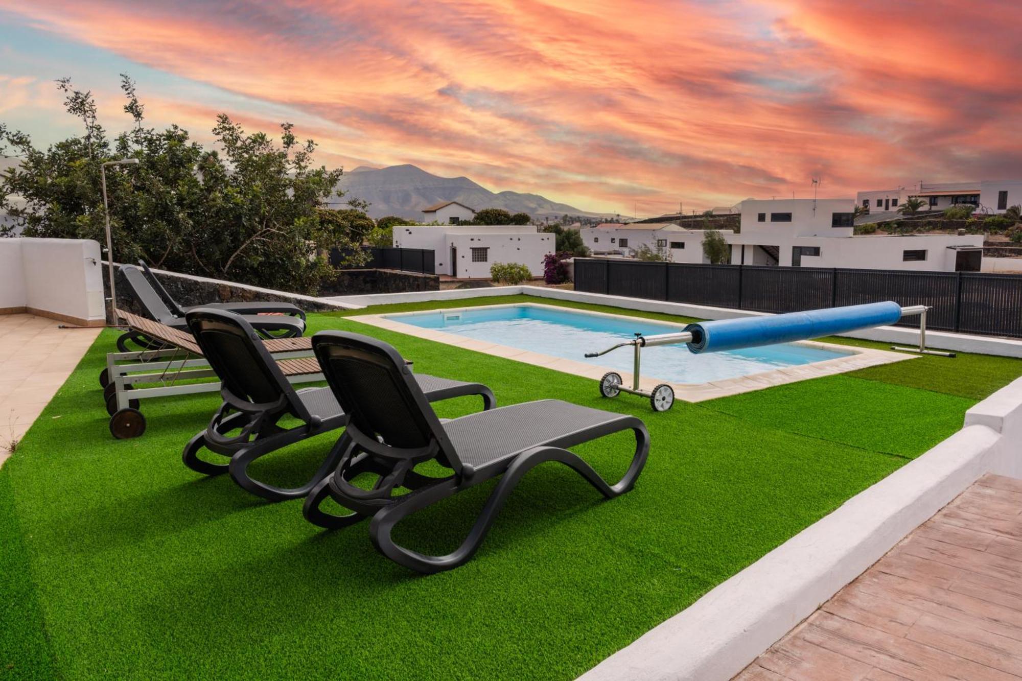 Villa Volcan2 Rural Private Pool La Oliva By Holidays Home Extérieur photo